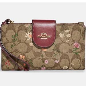 NEW With Tag Coach Phone Tech Wallet in Signature Wildflower Print!